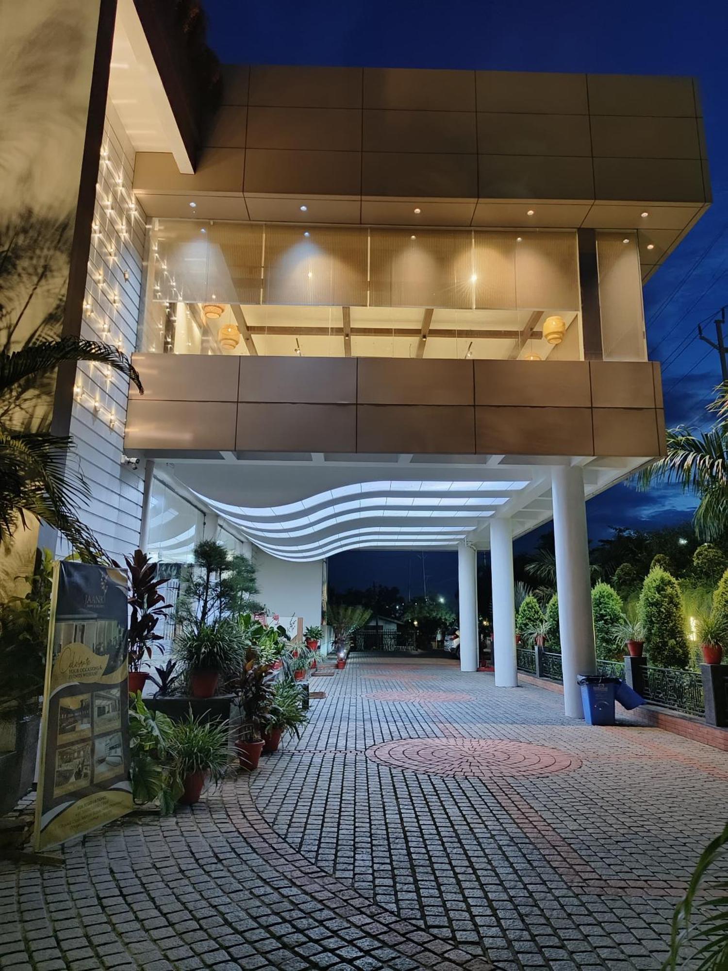 Jaanki Farms & Resorts Jorhāt Exterior foto